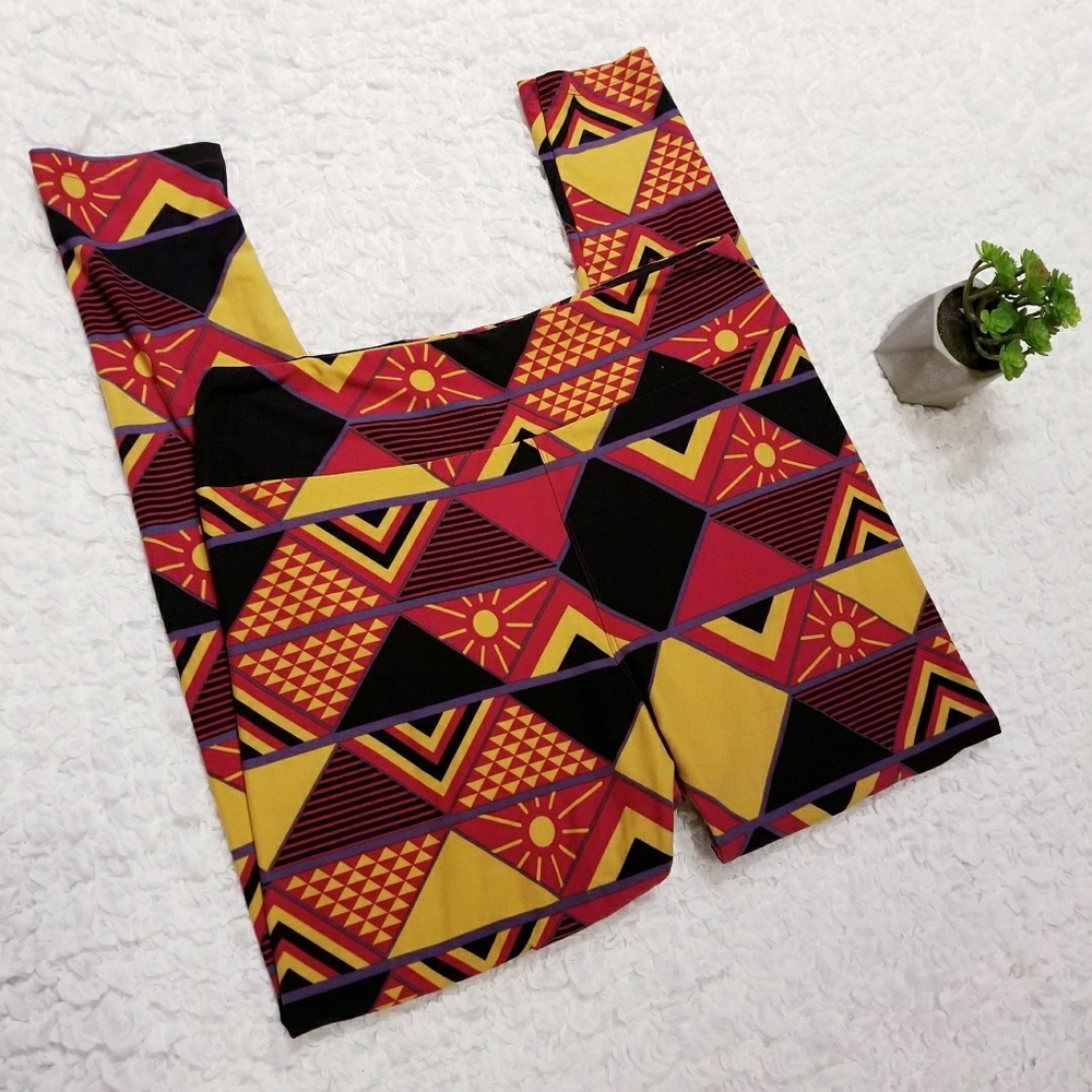 LuLaRoe Tall & Curvy Leggings in Geometric